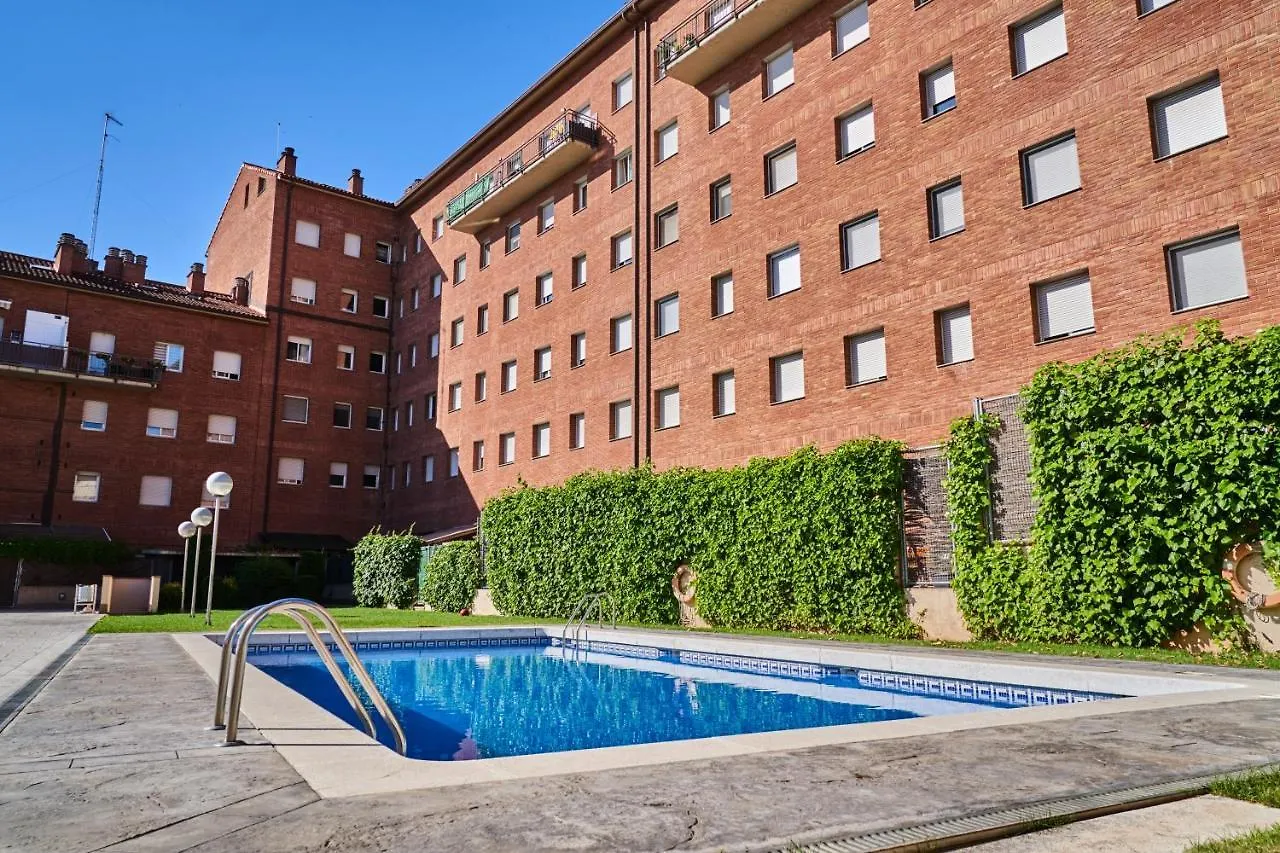 Family Apartment With Parking And Pool Manresa